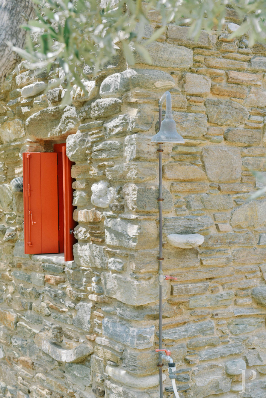 Three former sheepfolds united by a beautiful spirit by the sea in Tinos, the Cyclades - photo  n°8